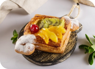piece-of-cake-with-fruit